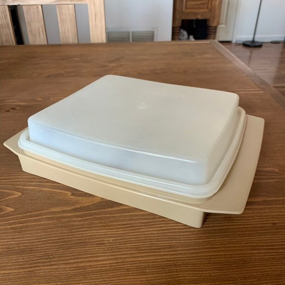 Vintage Tupperware Egg Keeper 723-1 - Picture 1 of 5